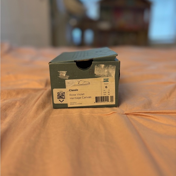 Toms slip-ons toddler size 6 US - Picture 4 of 4